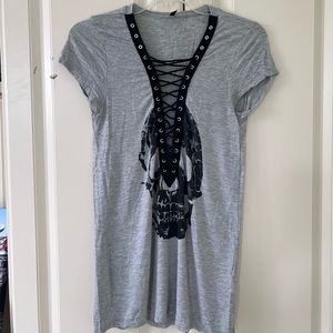 Revelation Skull Lace Up Tee Juniors size S